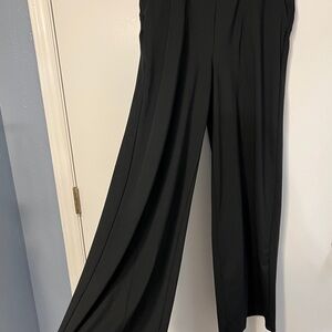 Elegant Black Wide Leg Pants with Sleek Design